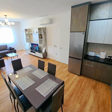 Pazari Luxury Central Apartment Tirana Exterior photo